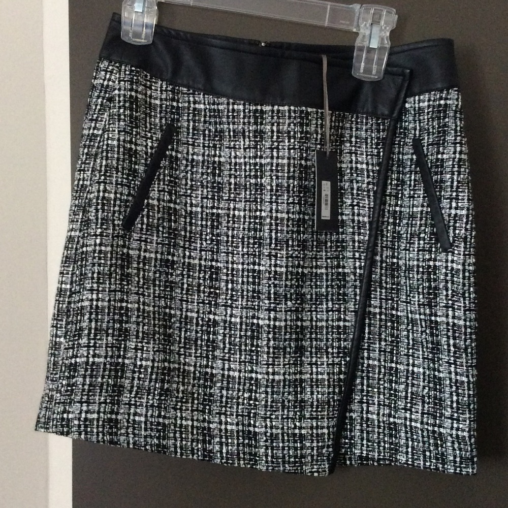 Super cute faux leather trimmed mini!